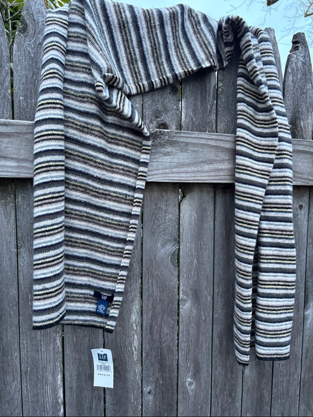 GAP lambs wool O/S scarf. NWT!